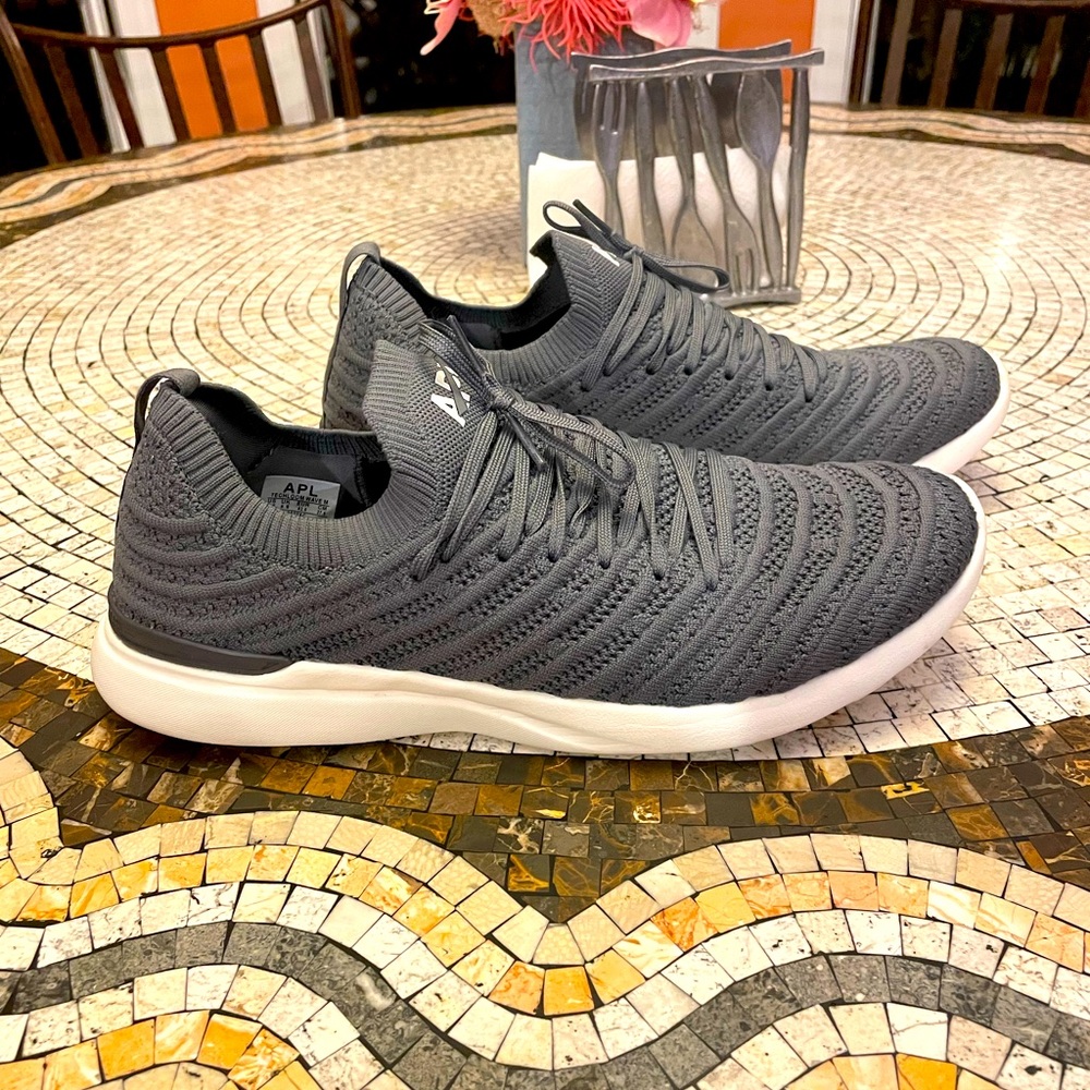 APL Techloom Wave Men’s 9.5 Smoke/Ivory